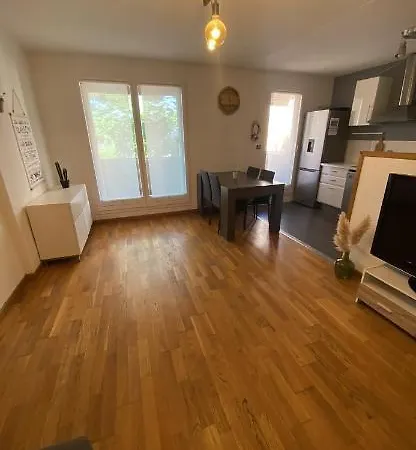 T3 Collines Niçoises Au Calme Avec Stationnement Privatif Appartement *